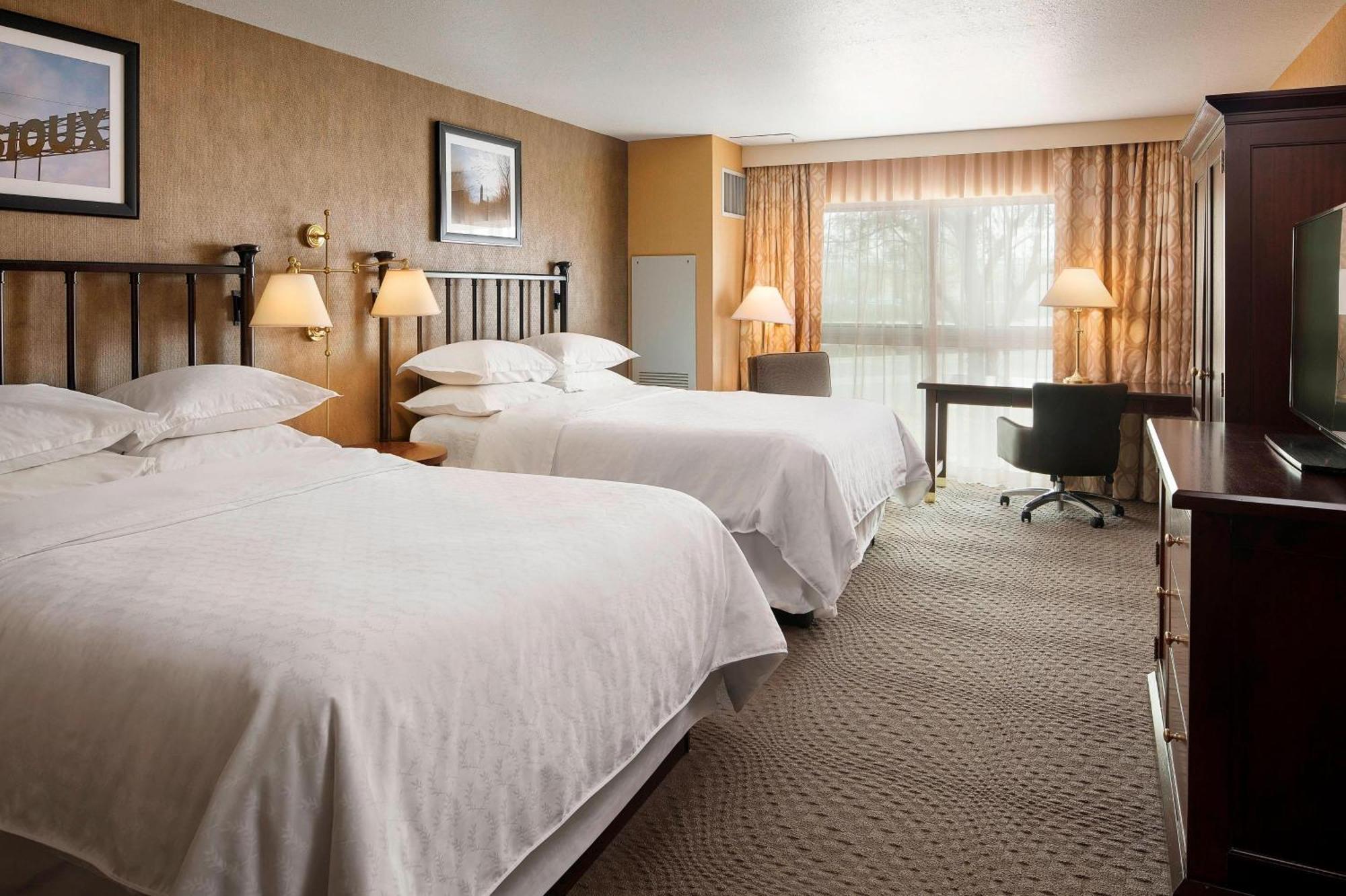 Hotel Sheraton & Convention Center